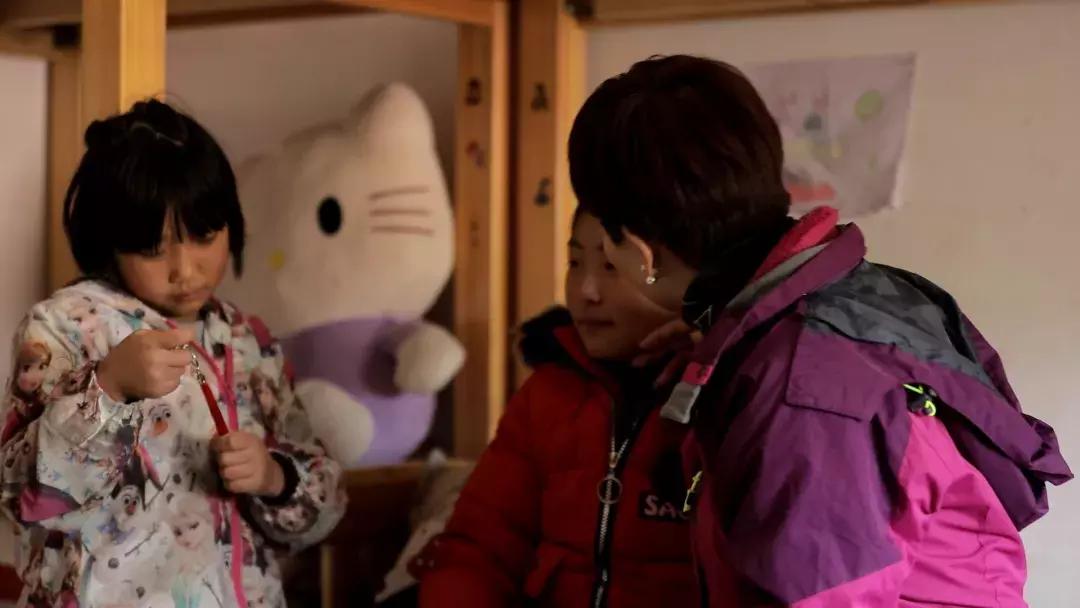 跨越2100多公里，我们为大山深处的孩子们上了一堂“云上美术课”