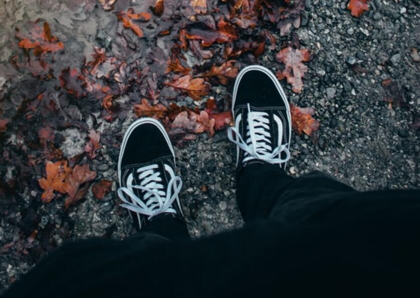 vans解构黑粉新款,vans鞋焕然一新