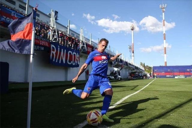 联赛没机会足协杯都不给上？巴甲新星在鲁能的日子或已到头