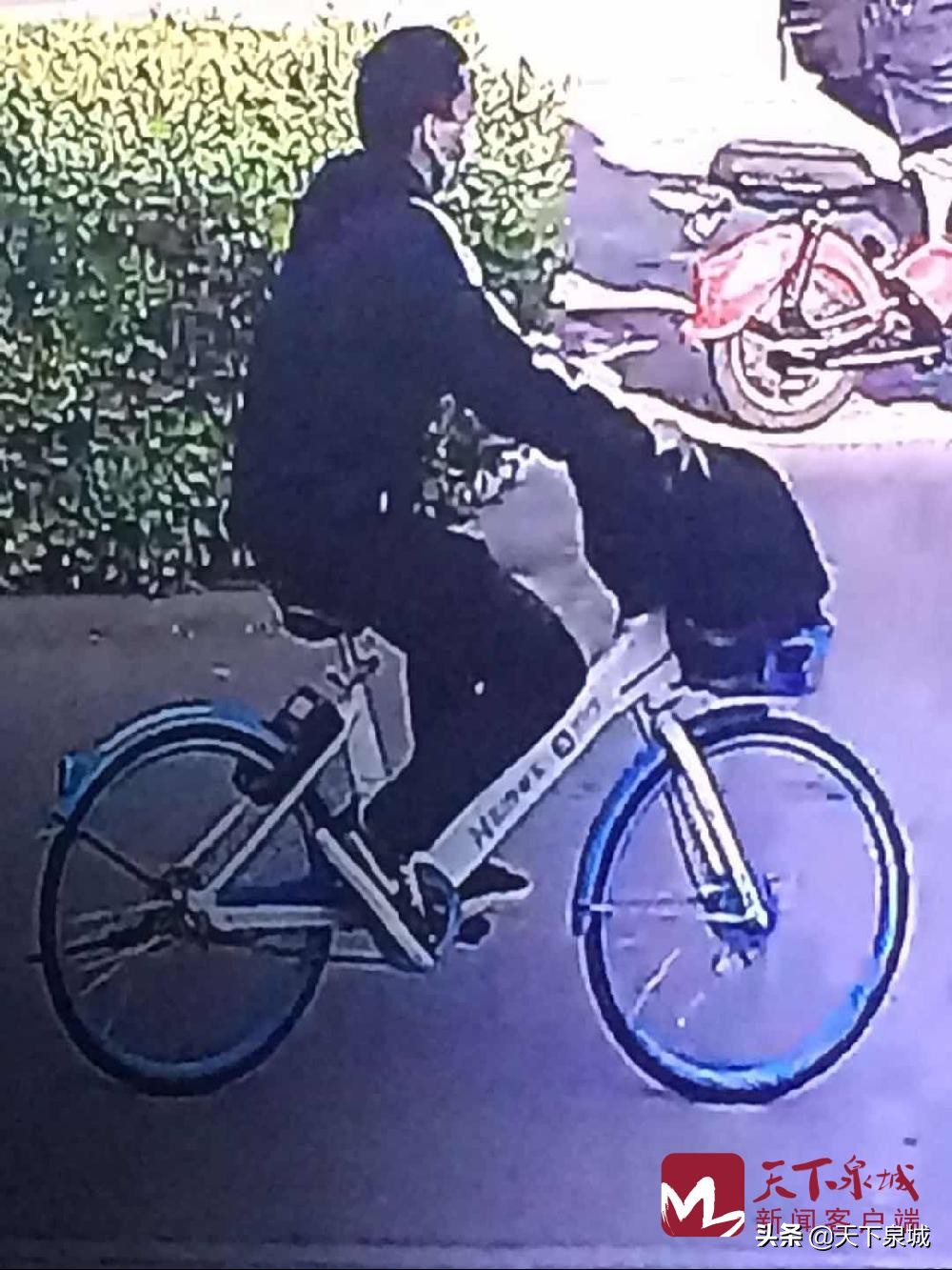 偷梯子爬墙撬保险柜,济南老屯汽配市场多家店铺被盗,民警辗转多地抓捕嫌疑人