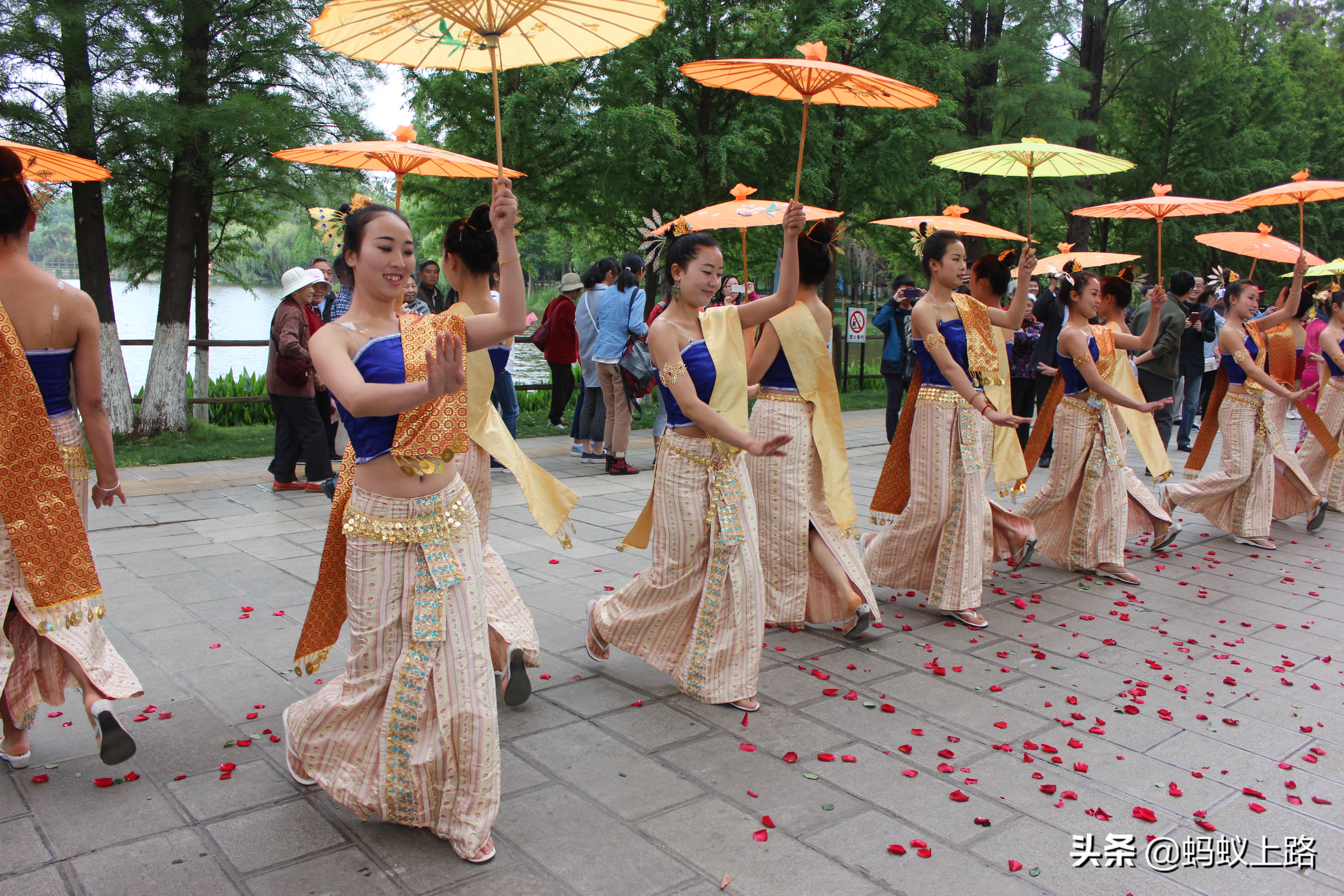 回顾傣族春节盛宴泼水节,云南省傣族泼水节4月几日开始