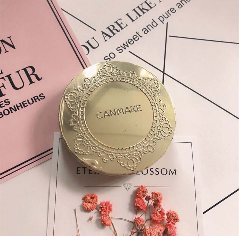 平价粉饼50元左右,300元控油粉饼