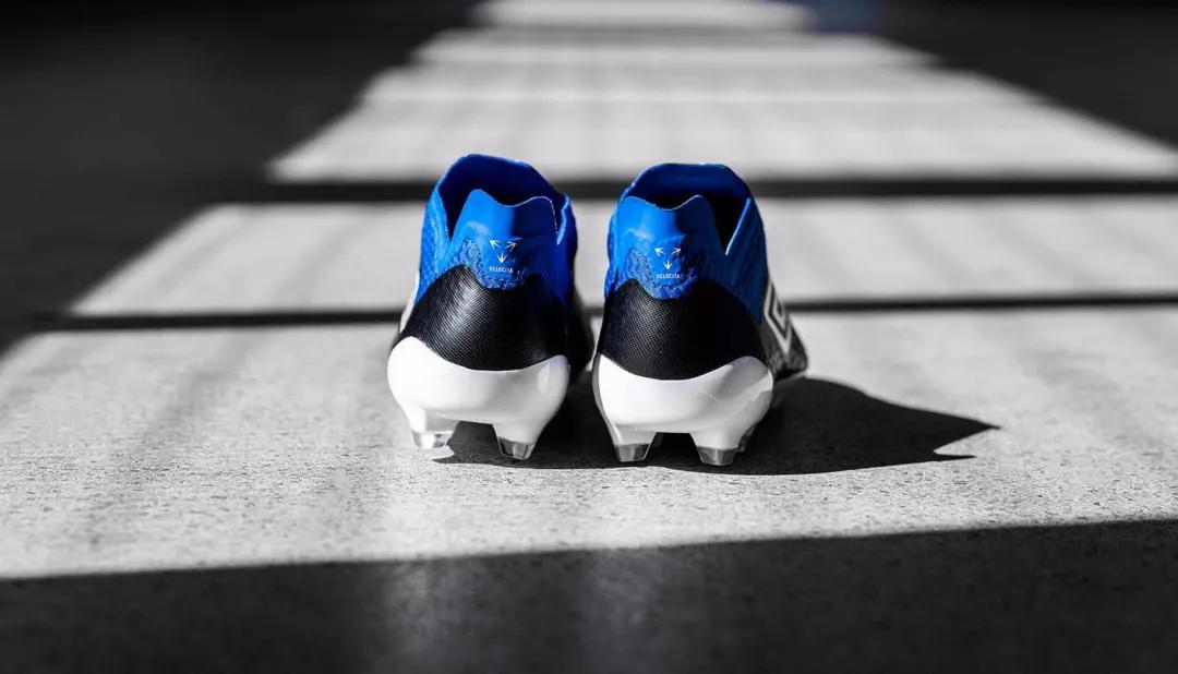 足球世界新赛季阵容,2022足球装备