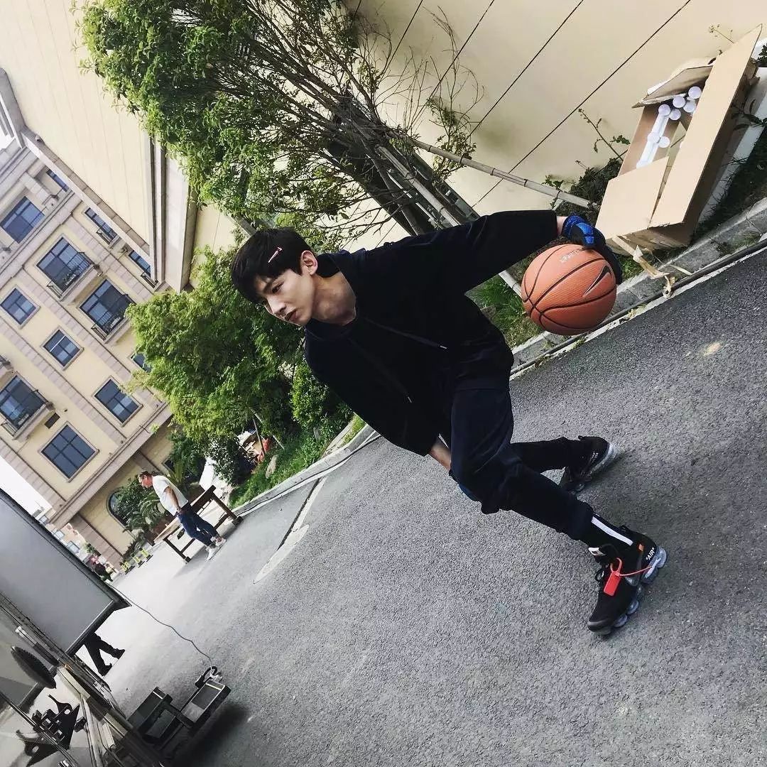 白敬亭有多爱白鞋,白敬亭老了之后的样子