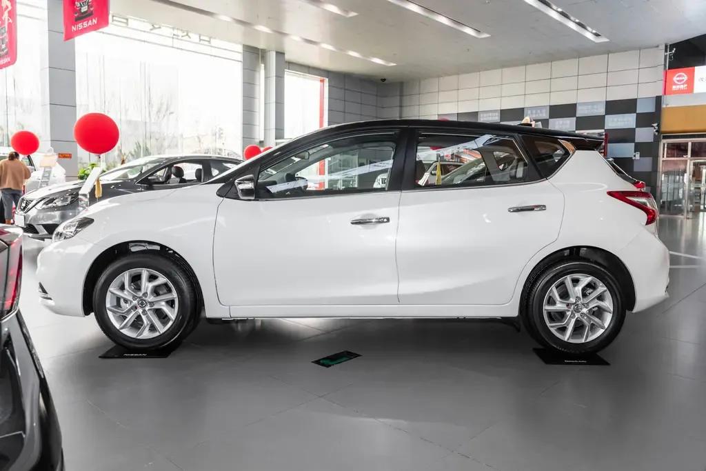 大众高尔夫对比骐达,高尔夫飞度纠结买哪个