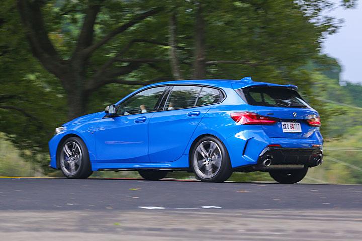 这驾感，依旧又浓又辣，试驾全新一代宝马M135ixDrive