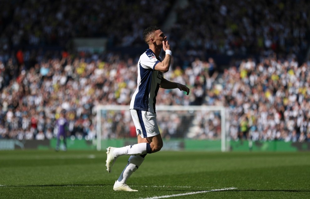 西布朗比分预测,西布朗vs狼队比赛一度中断