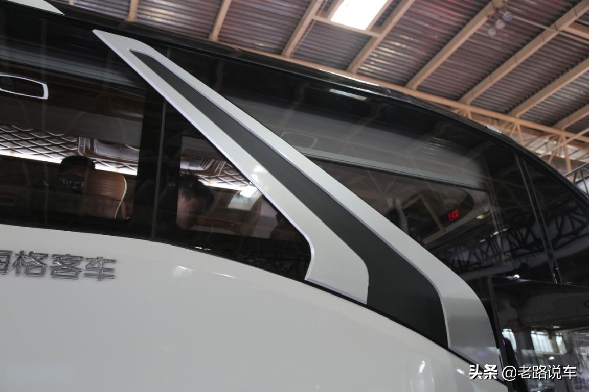 海格6127旅行家客车豪华版,海格旅游大巴