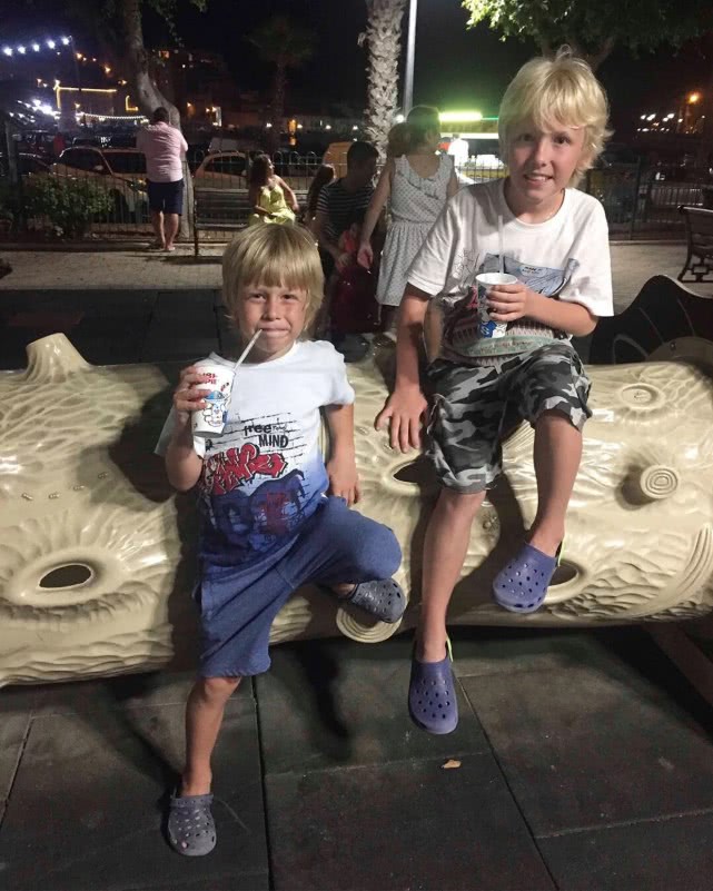 淇勭綏鏂袱鐢峰鎵湗铔涗緺鍧犱骸,淇勭綏鏂湗铔涗緺