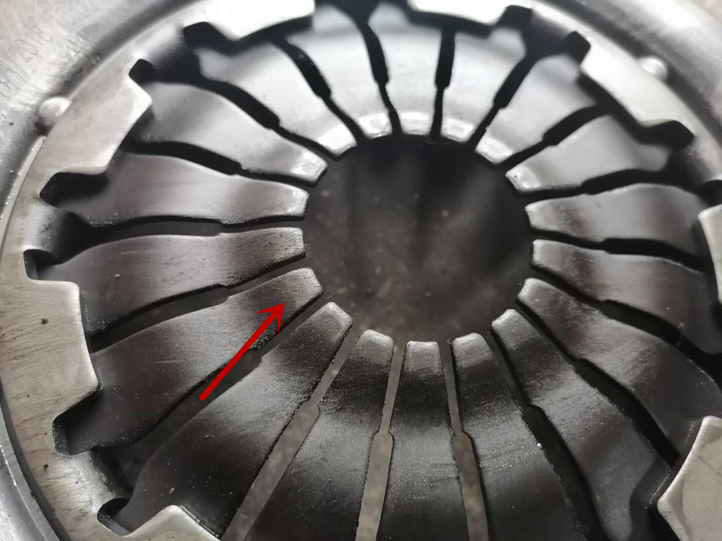 科鲁兹换了离合分泵挂挡不会走,科鲁兹分离轴承老是泄压怎么回事