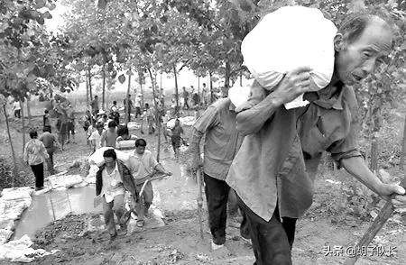 华东水灾义演的豪门夜宴,豪门夜宴华东水灾抱孩子唱歌