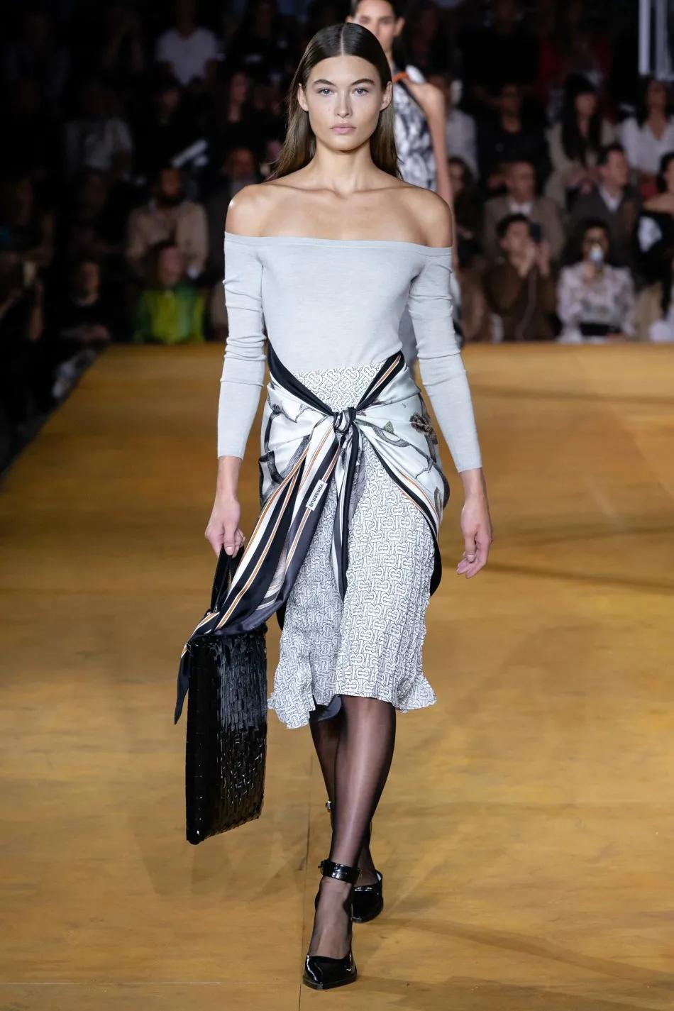 长丝巾古装系法3米长1.5米宽丝巾,长条丝巾配衬衣的系法简单又漂亮