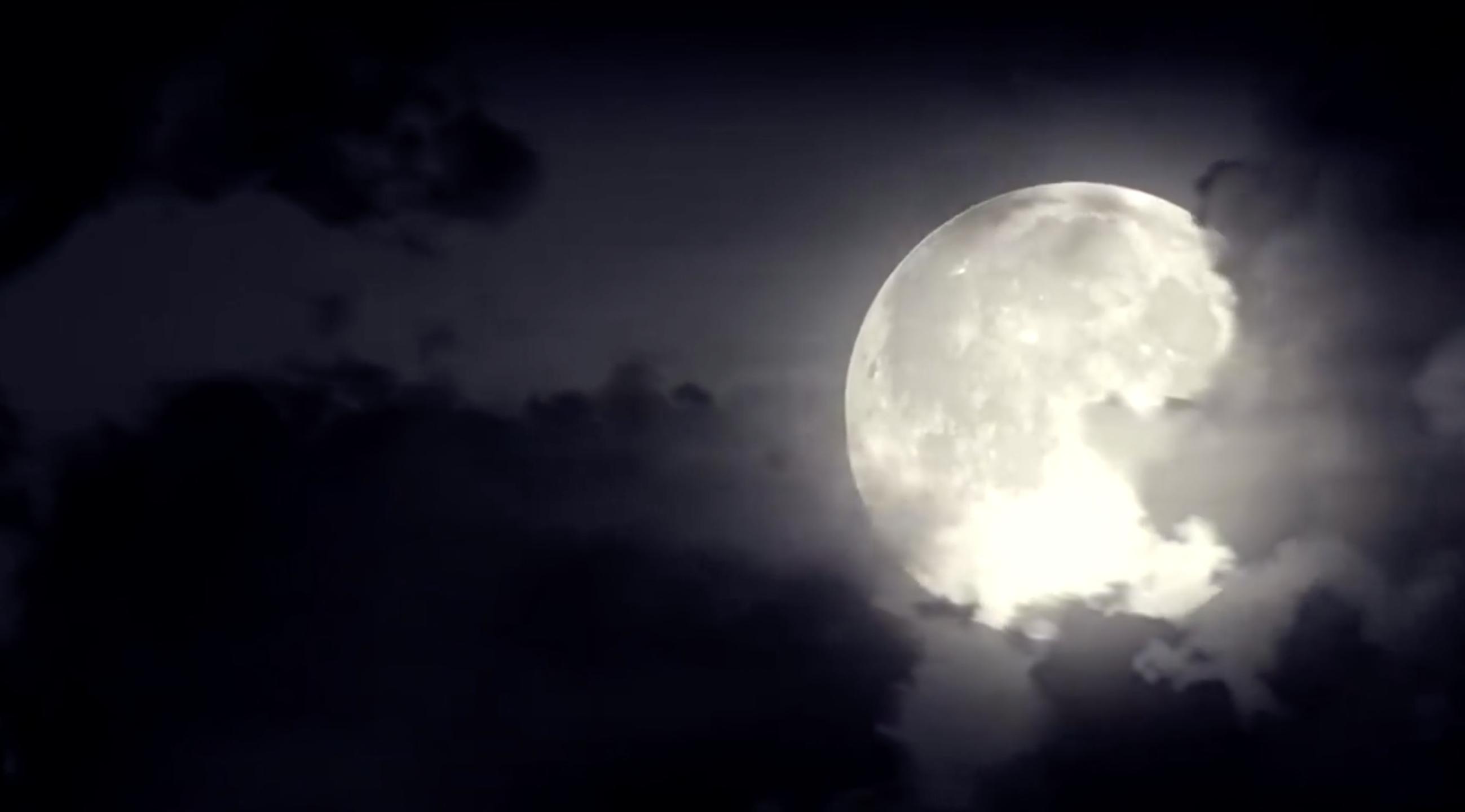 鍘嗗彶澶槼娑堝け涔嬭皽,鑻卞浗鏈堜寒绁炵娑堝け涔嬭皽