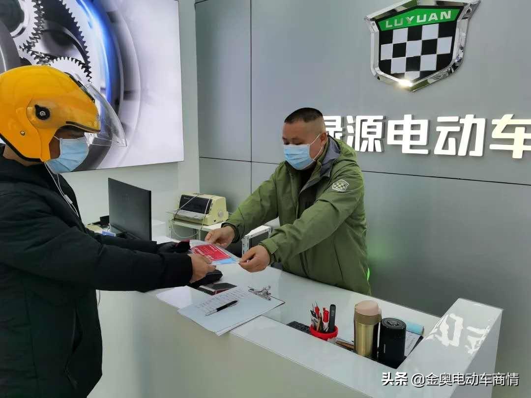 假繁荣还是真出路?电动车企业发力强攻线上直播!