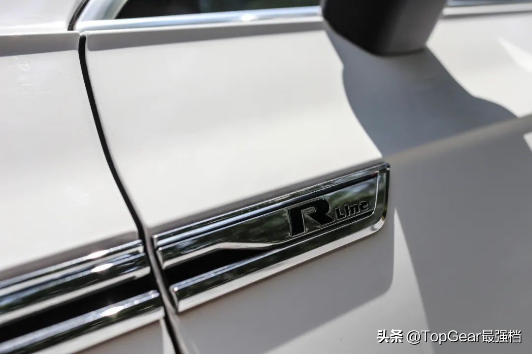 全新大众途锐深度解析,试驾途锐进口v6多少钱