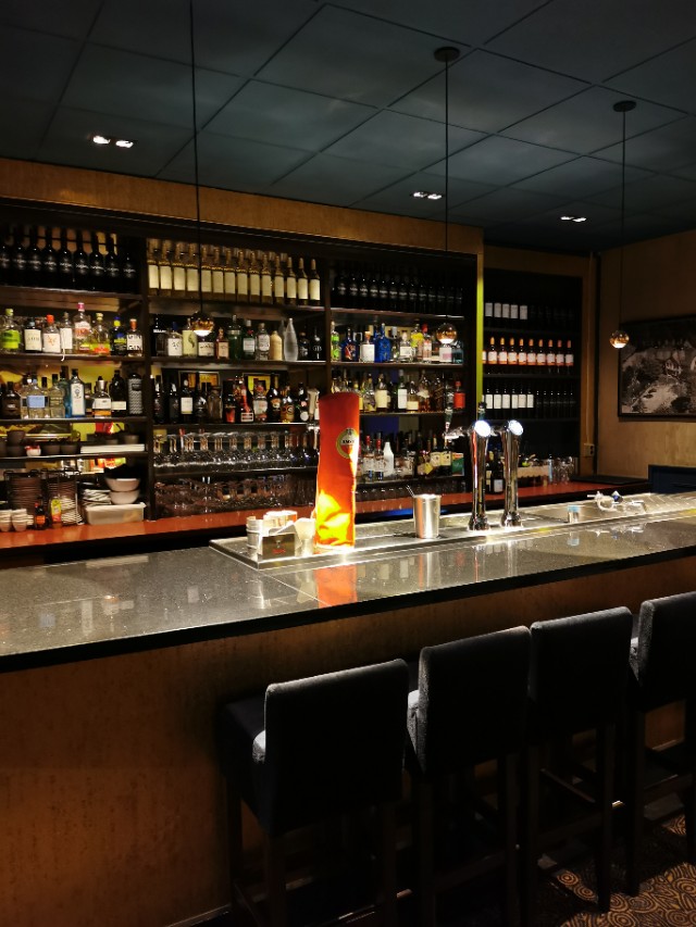 *麻大**味浓的街道，蜂拥的游客—欧洲之旅（五）