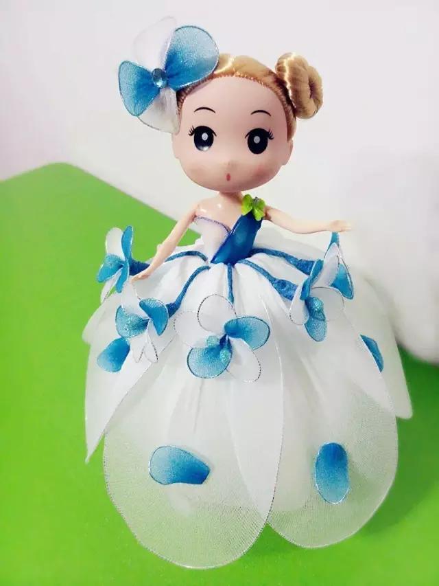 袜子给芭比娃娃做古风裙子,把芭比娃娃穿在身上