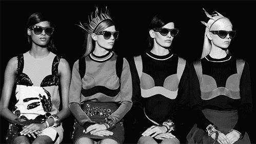 工装裤永远不会过时还百搭又帅气,工装裤又美又飒