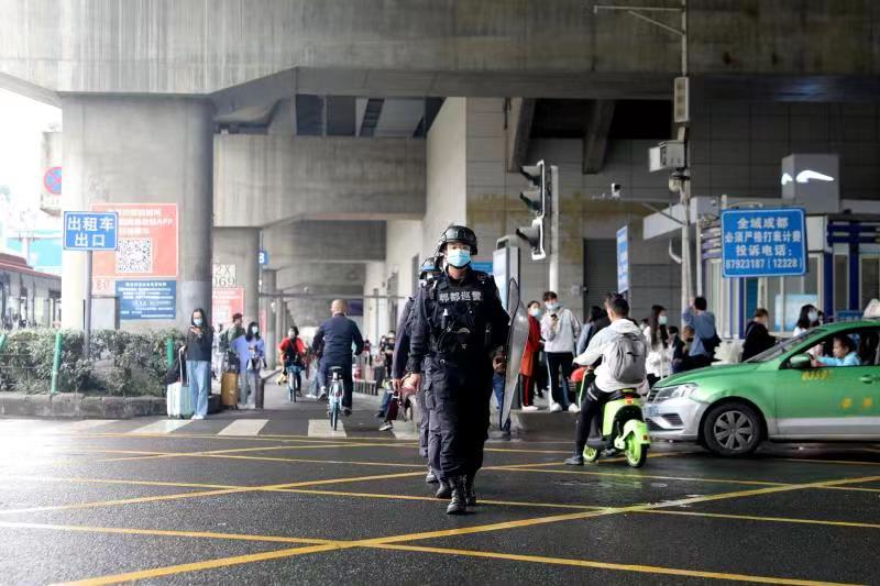 成都公安圆满完成国庆安保工作全市社会治安大局平稳有序