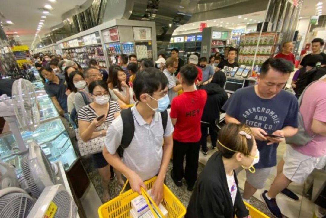 新加坡600人被骗！19万新币的口罩*局骗**被抓！如何辨别真假口罩？