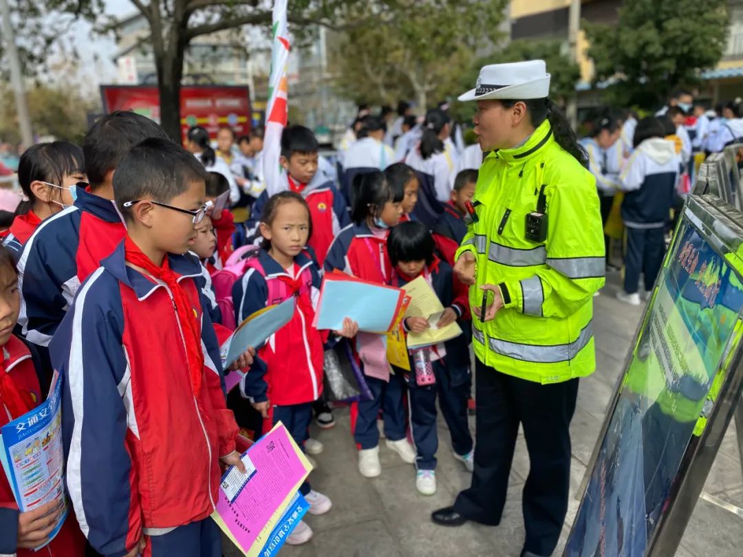 警花你好|致全局女民警、女辅警的慰问信