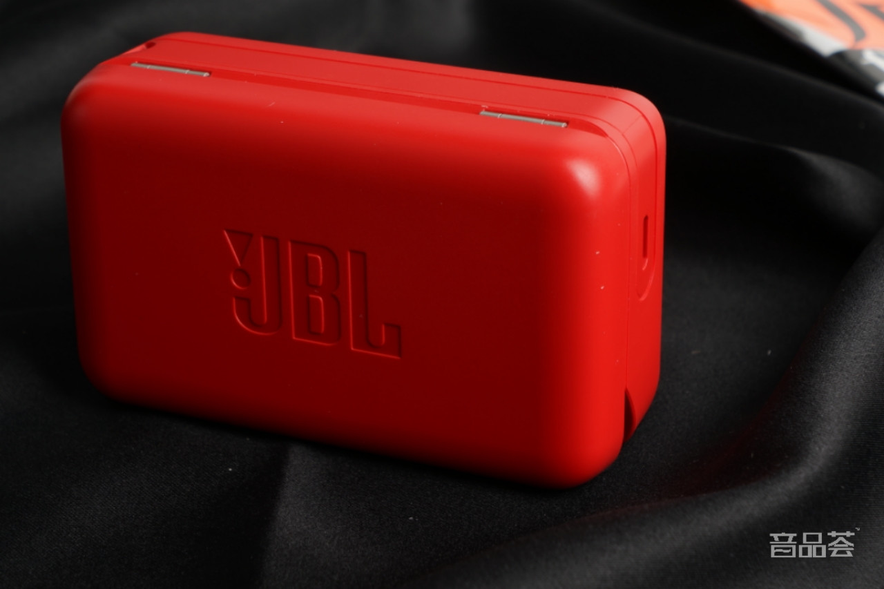 蓝牙耳机黑科技高音质华为,jbltune120tws蓝牙耳机测评