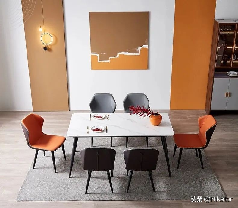 美式装修餐桌用圆的还是方的,餐厅较大餐桌选方的还是圆的好