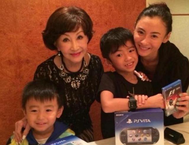 张柏芝生娃是真的吗,张柏芝生了三胎是真的吗