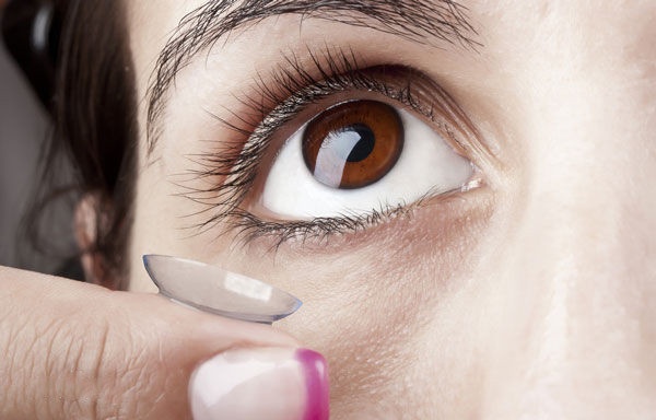 戴美瞳前美瞳要先泡吗,第一次戴美瞳选择什么样的美瞳