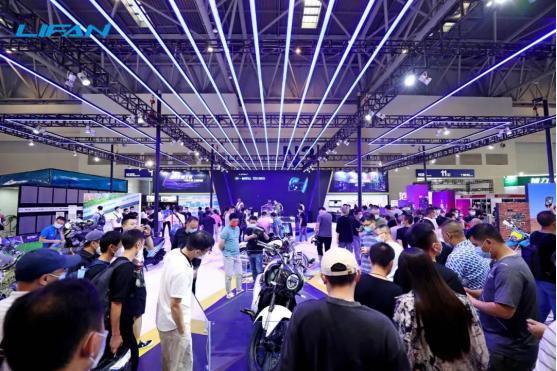 全国各地摩友齐聚重庆,2020重庆摩博会摩友狂欢夜