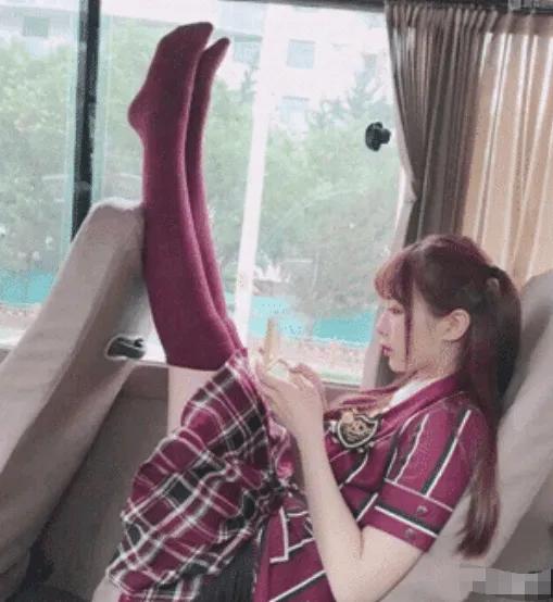 火车厕所下面是个洞,火车厕所有洞