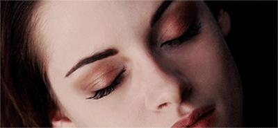 暮光之城贝拉长大后的女儿演员,暮光之城贝拉女儿合成照片