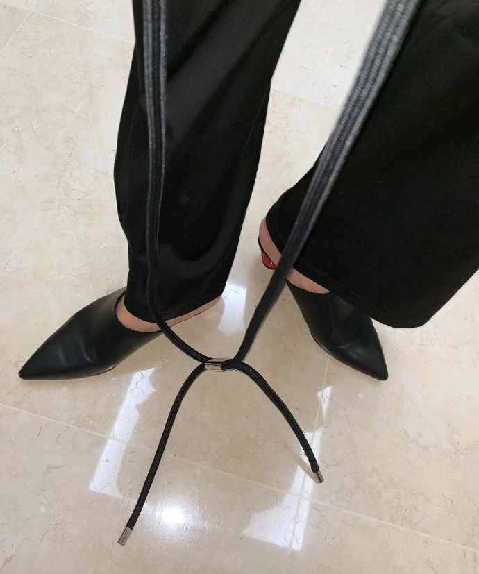 朴孝敏极简穿搭质感十足,朴孝敏最新穿搭