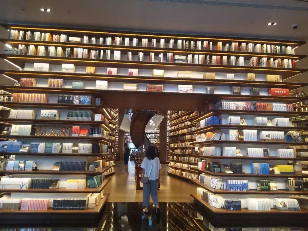 言几又书店西安迈科店,言几又迈科中心旗舰店