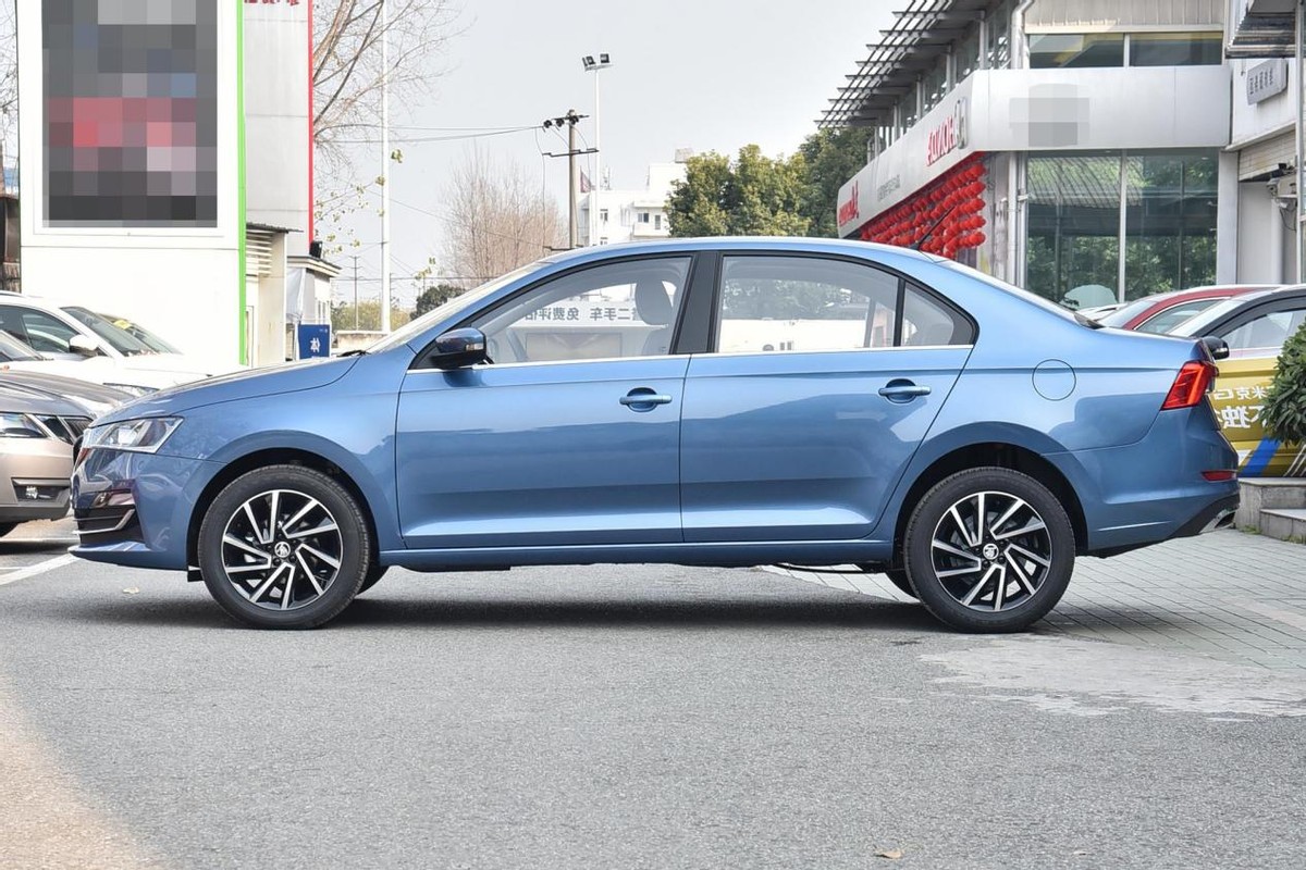 油耗低的车5万左右,油耗5.0左右的车