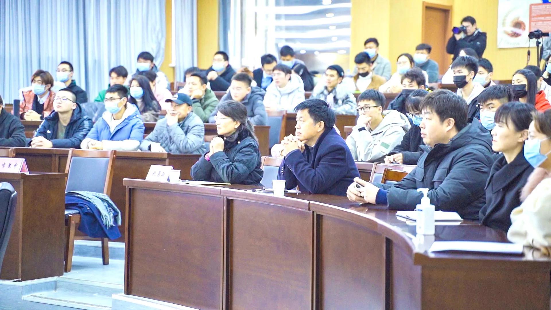 分享创新创业经验！李景中进高校讲学获好评