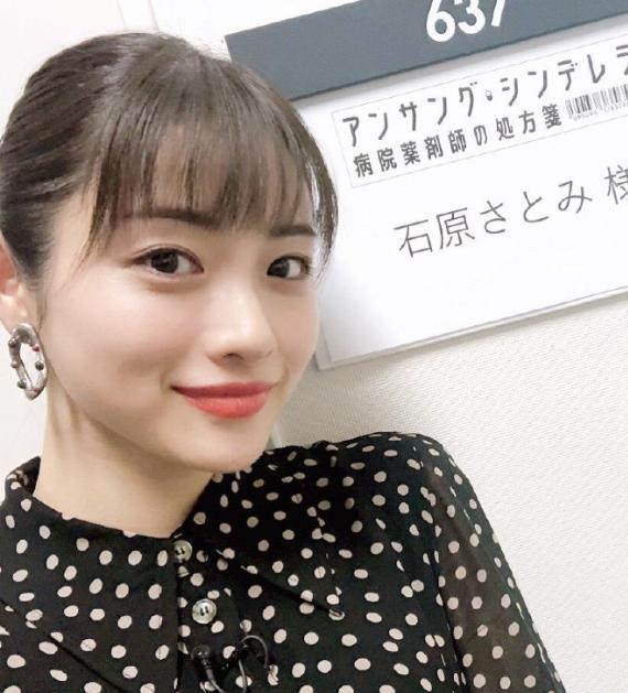 有没有女生天生拥有卧蚕,有卧蚕的女生笑起来是怎样的