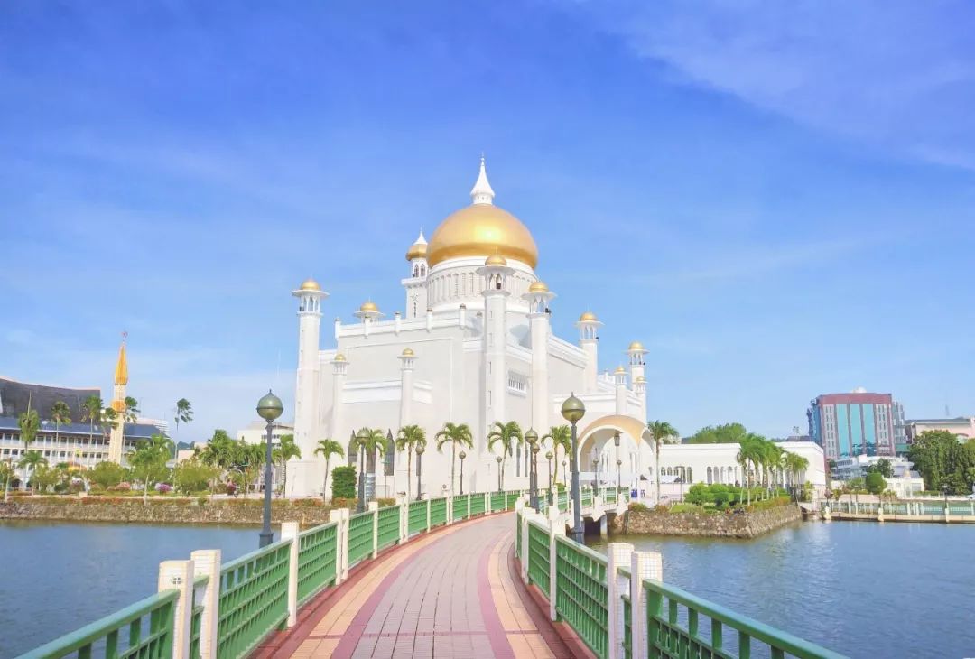 用黄金做房顶，人均5辆车，这个东南亚神秘国度比阿联酋还土豪