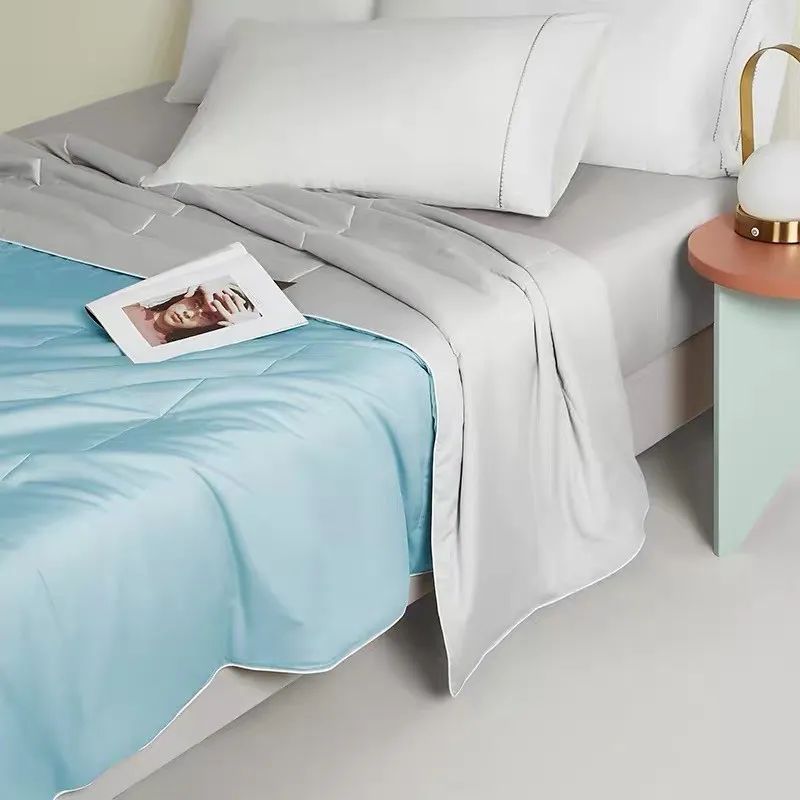 夏天盖着凉快的被子面料,夏天盖的空调被子