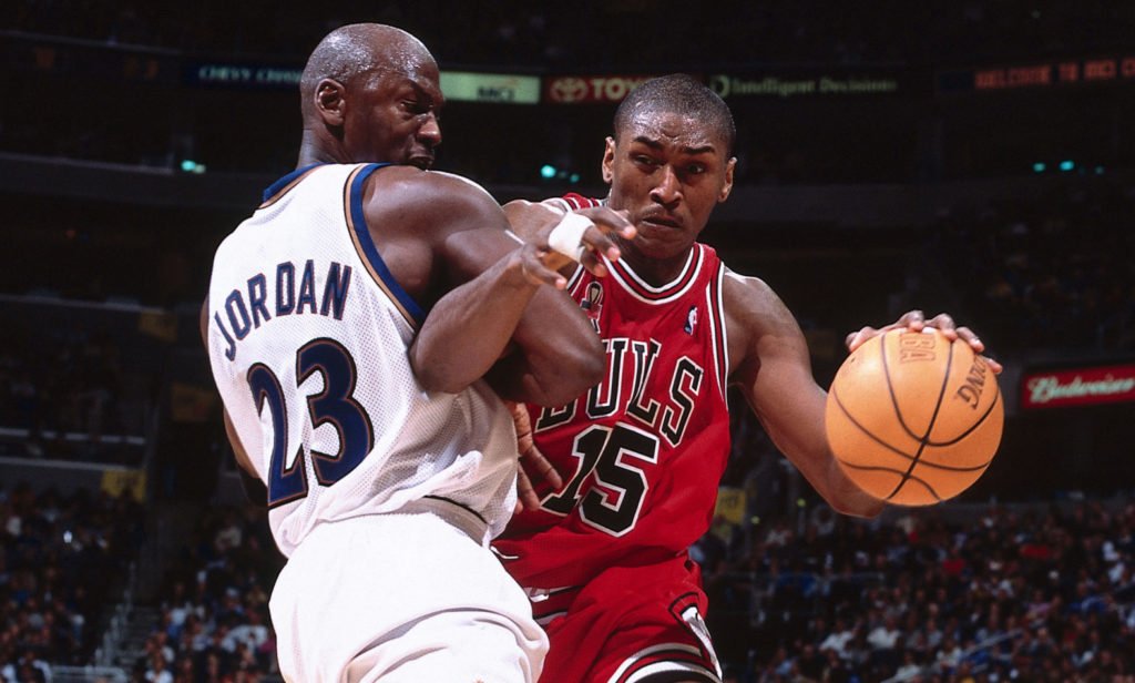 阿泰斯特撞断乔丹肋骨视频,阿泰斯特防守乔丹撞断肋骨视频