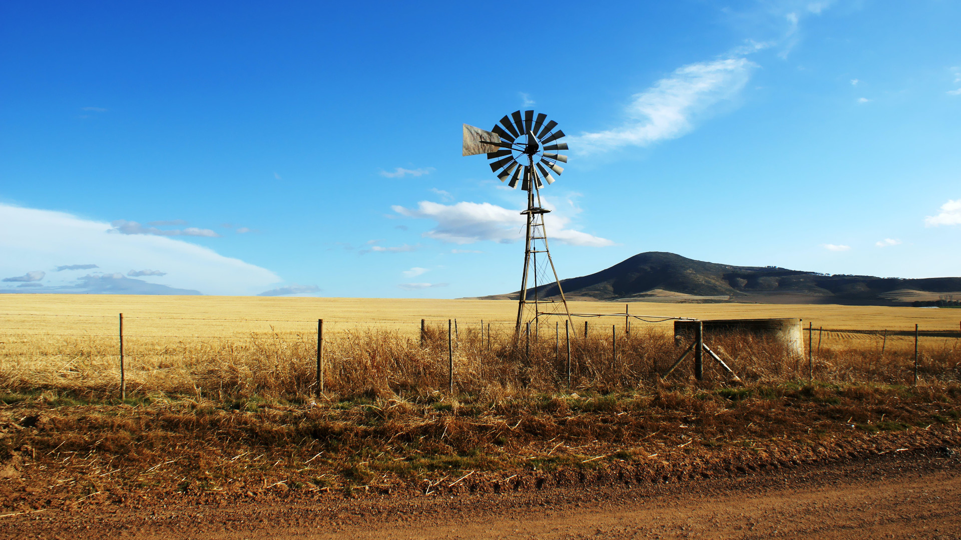 克罗地亚邮政局销售加密货币，洪灾导致温哥华港铁路服务中断