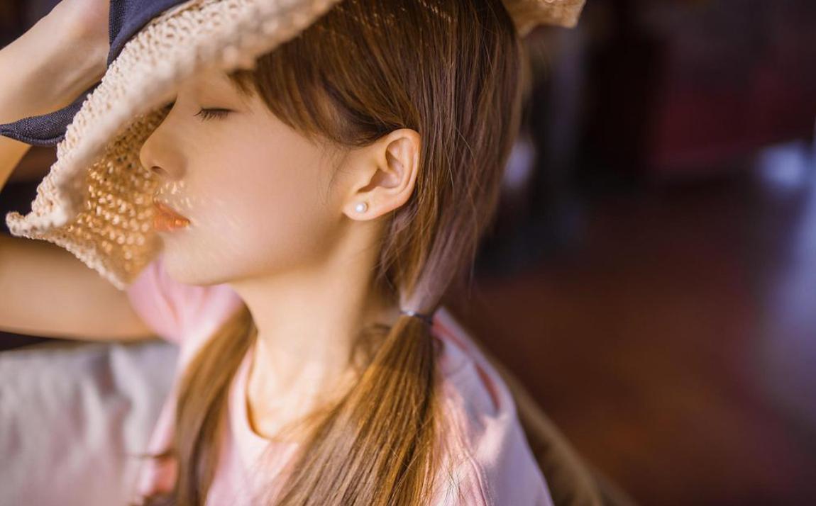 空姐欠下百万巨款,空姐欠下900万