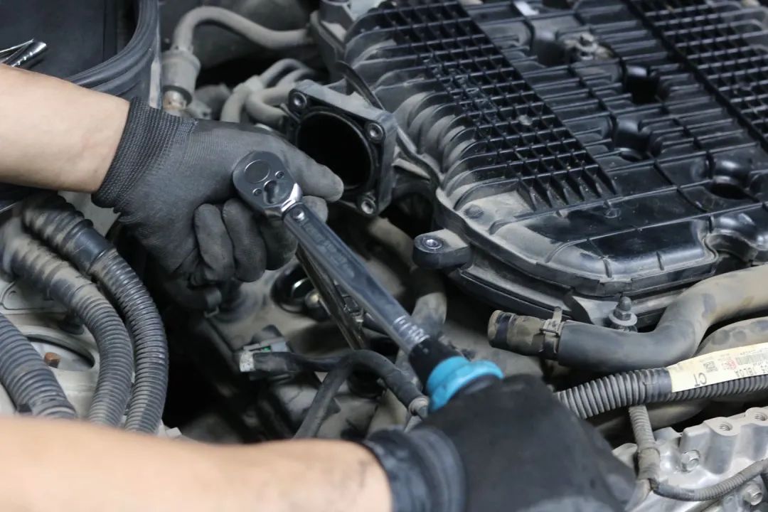 14年英菲尼迪g25拆车视频,英菲尼迪g25整备翻新