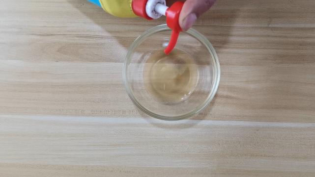 鸡蛋清加洗衣液真的能成功吗,鸡蛋清和洗衣液可以混用吗