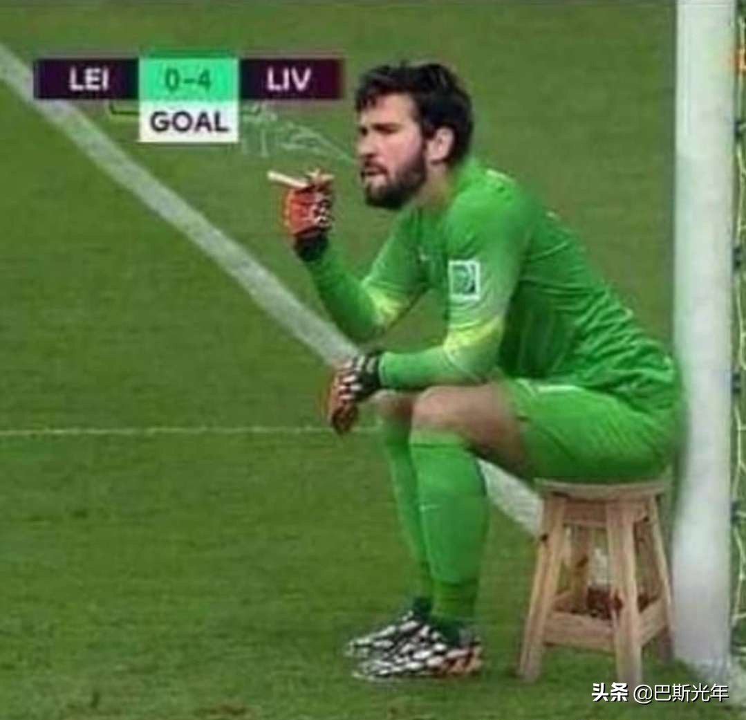 阿利松萨拉赫连线击败曼联,阿利松92分钟长传萨拉赫