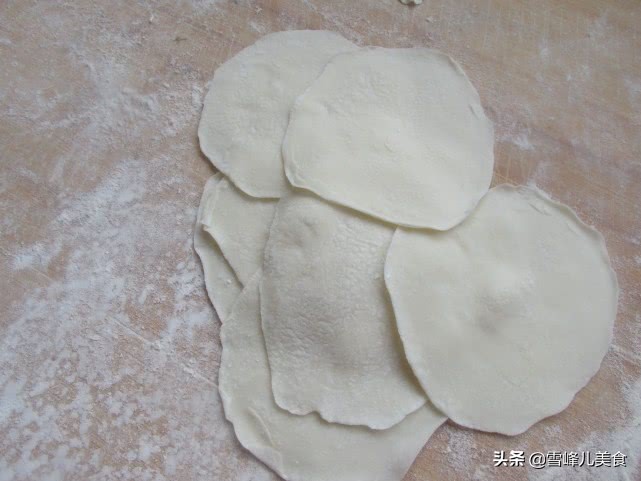 大肚水饺怎么包简单又好看,大肚水饺皮薄馅多无添加