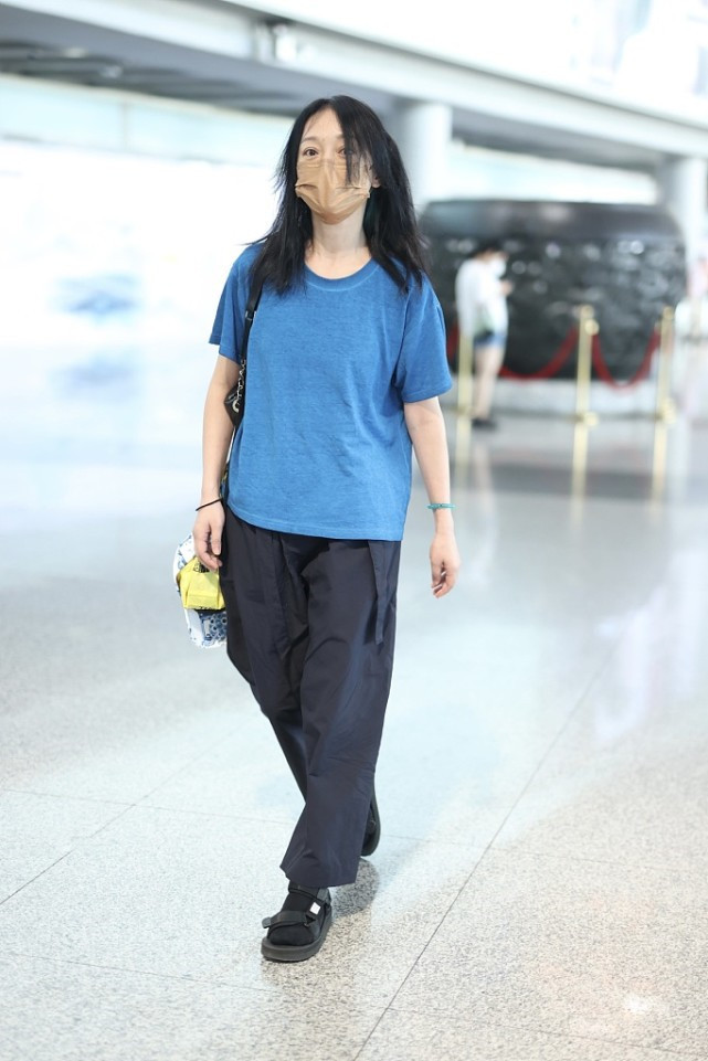 周迅的穿衣搭配图片大全,周迅穿衣打扮高级