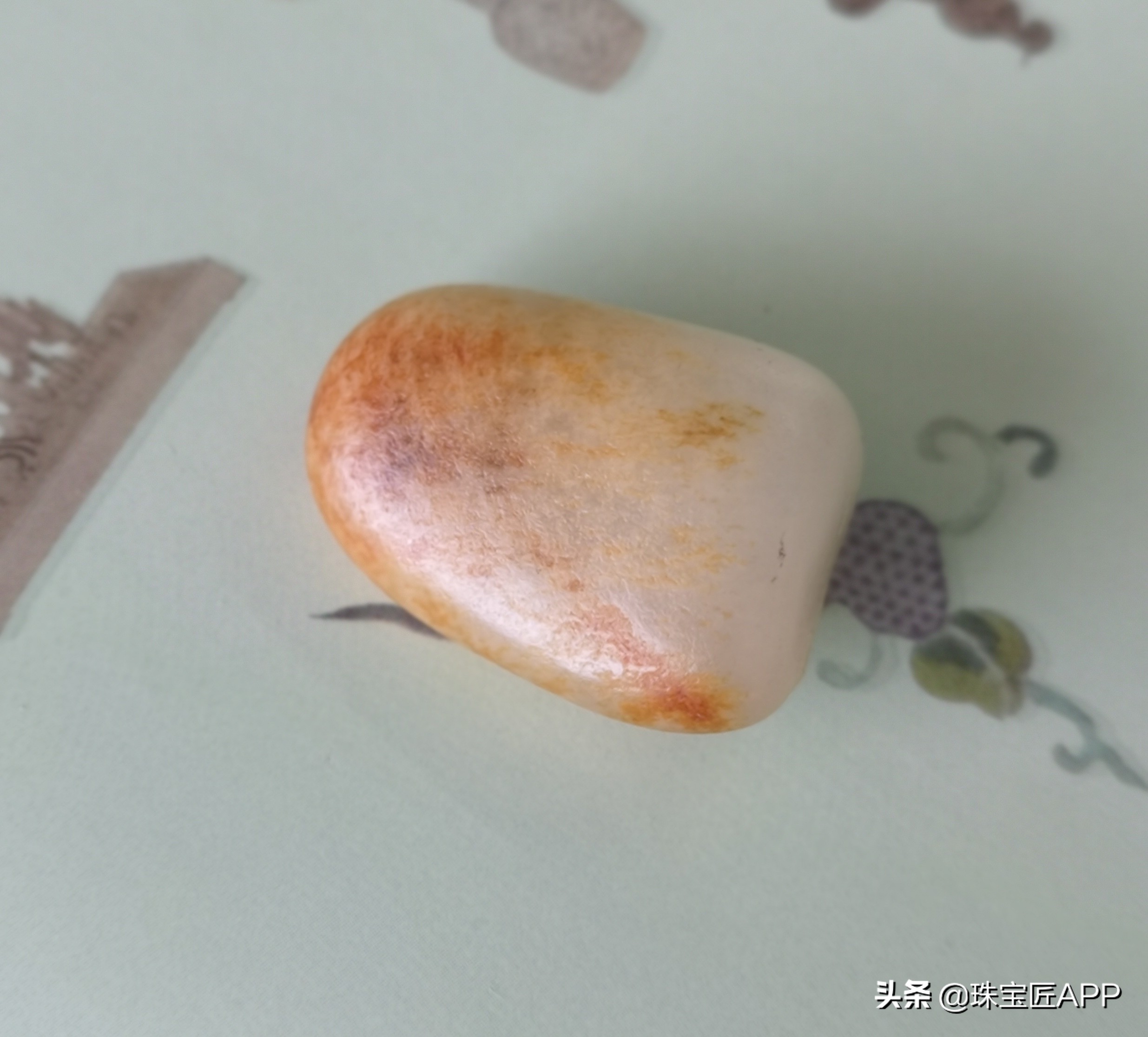 和田玉籽料如何看皮色真假,怎样辨别和田玉籽料真假或皮色