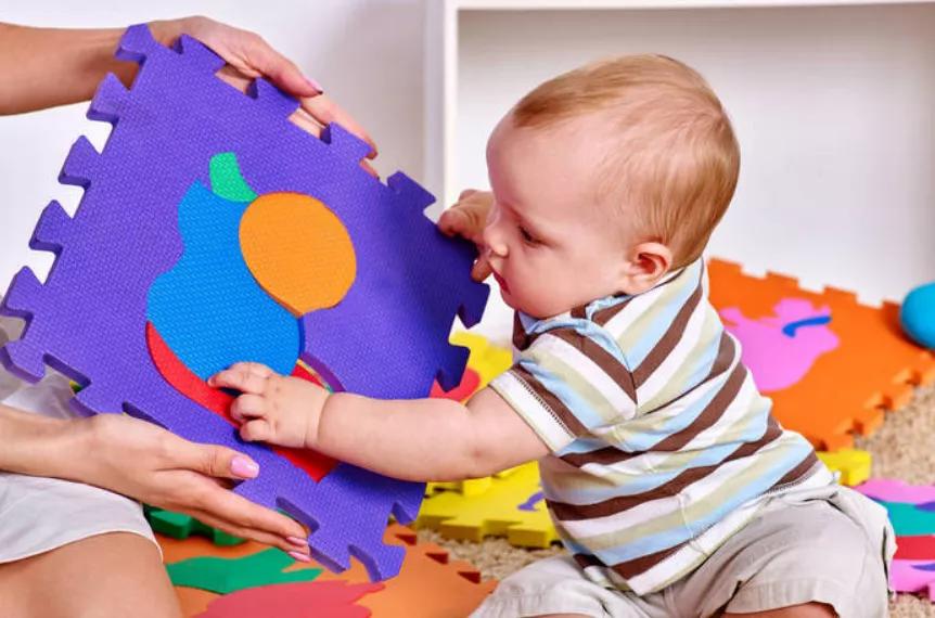 如何教宝宝玩拼图,拼图怎么拼四岁宝宝