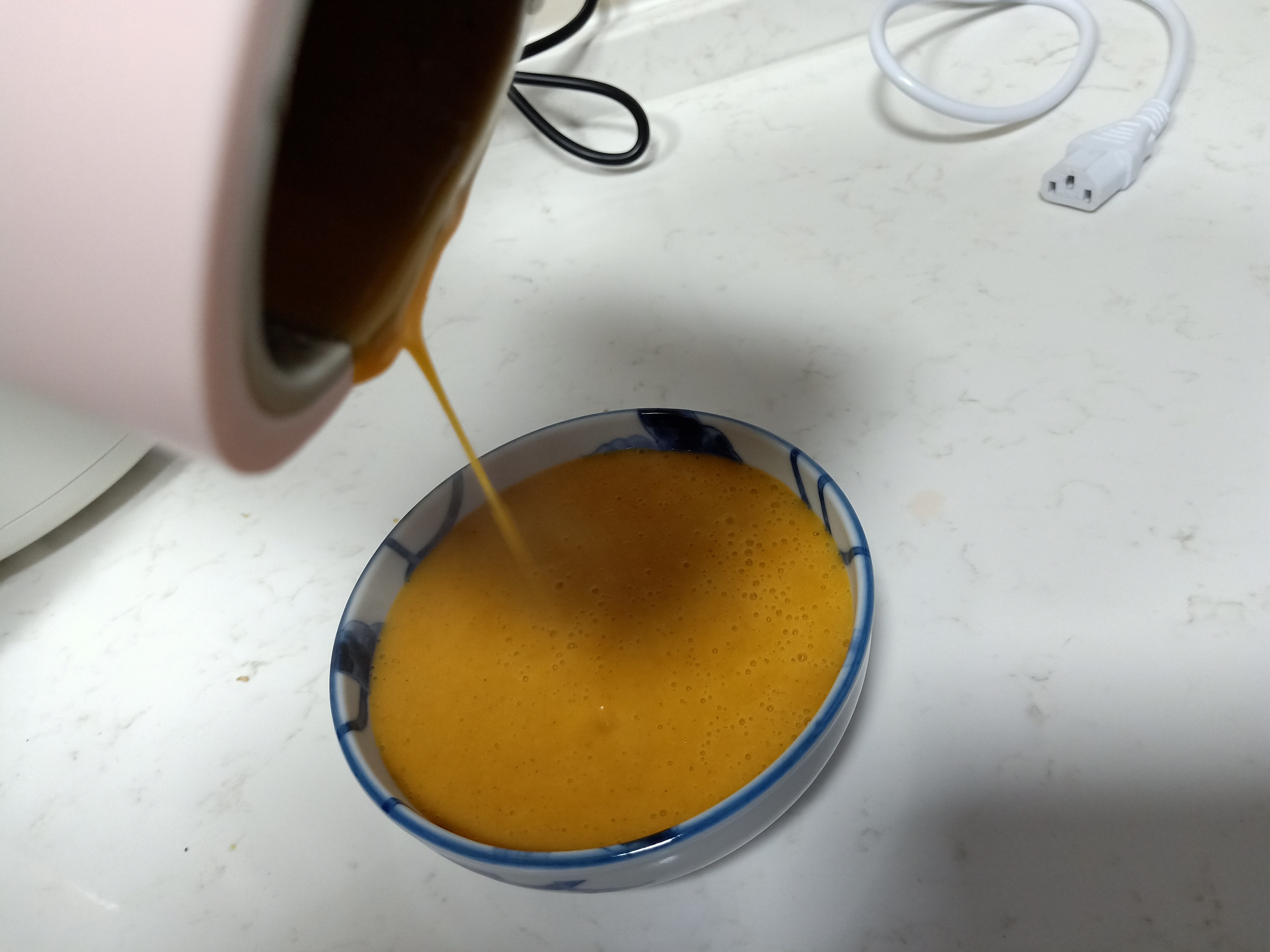 1个人吃饭真妙,不炒不煮不用锅,网友:减肥又营养,难怪身材好